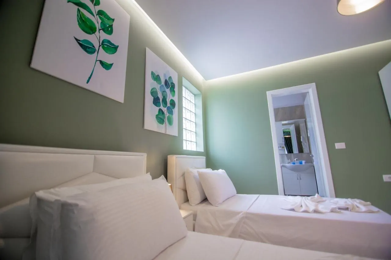 Ajilin Hotel Rooms Görice Arnavutluk