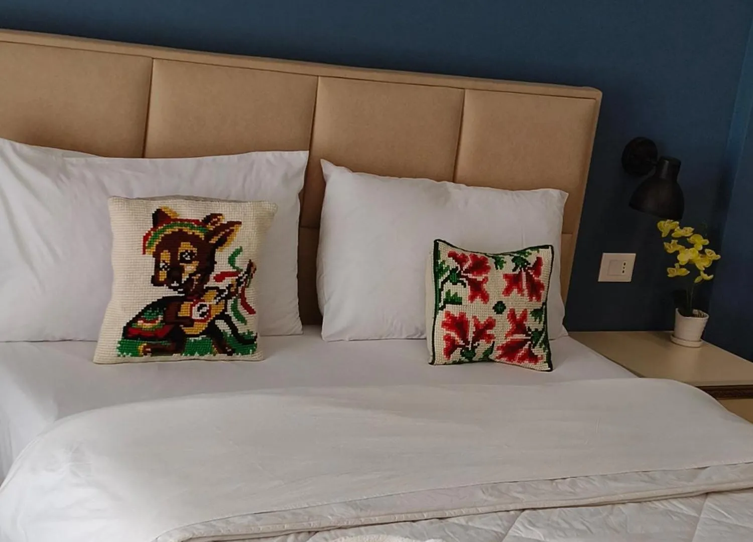 Ajilin Hotel Rooms Korce