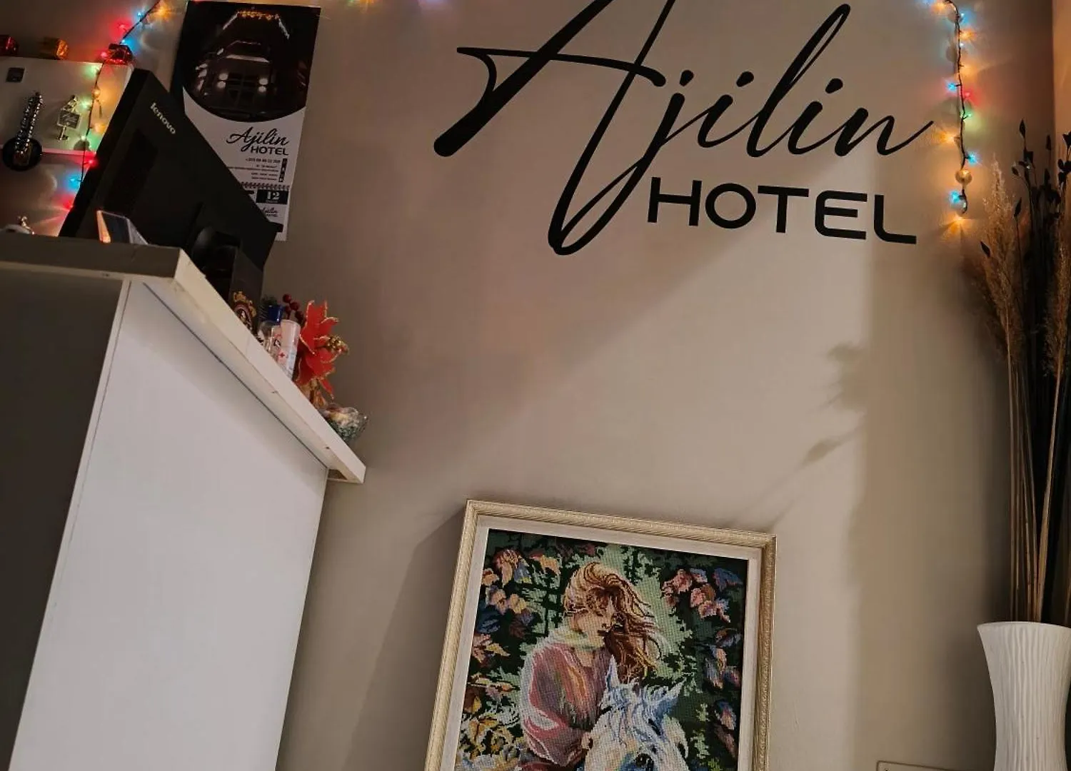 Ajilin Hotel Rooms Korce