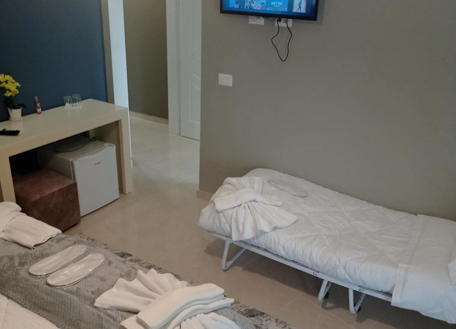 Ajilin Hotel Rooms Korce