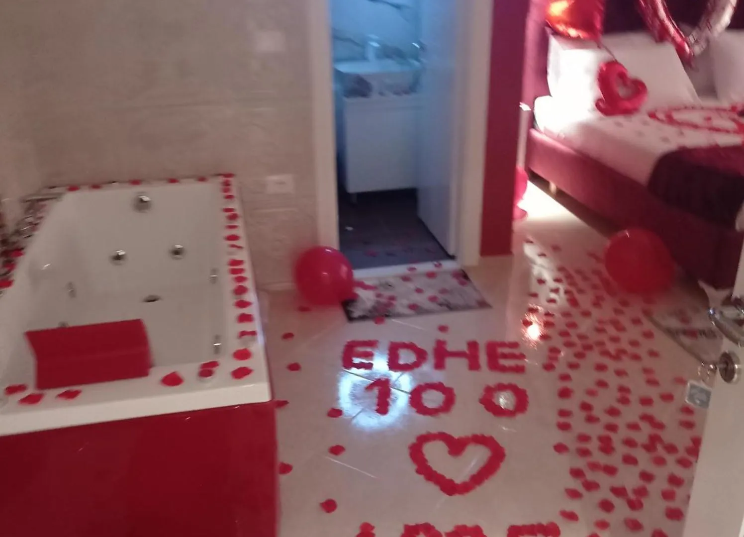 Ajilin Hotel Rooms Korce
